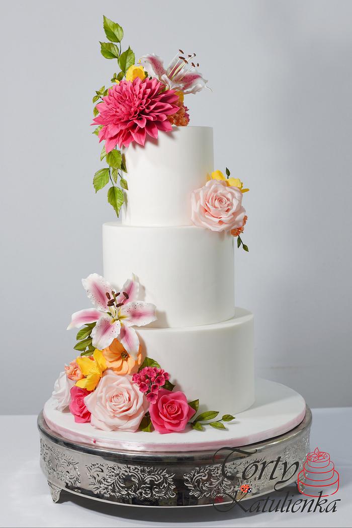 Floral Wedding Cake With Sugar Flowers Decorated Cake Cakesdecor