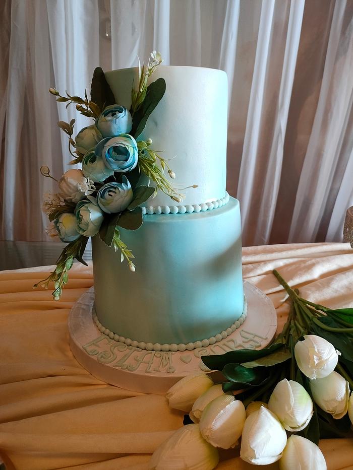 Engagement flower Cake by lolodeliciouscake