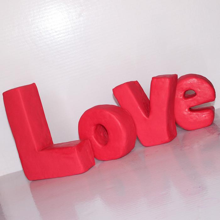 3 dimensional LOVE letters cake