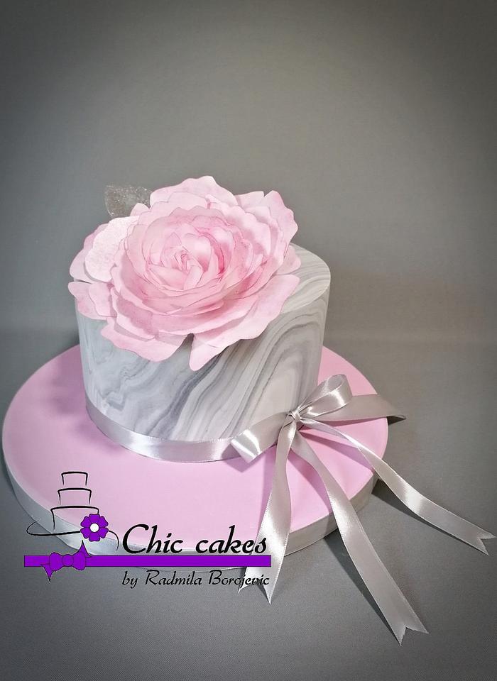Elegant birthday cake 