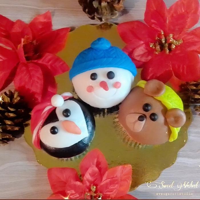 Christmas friends cupcakes