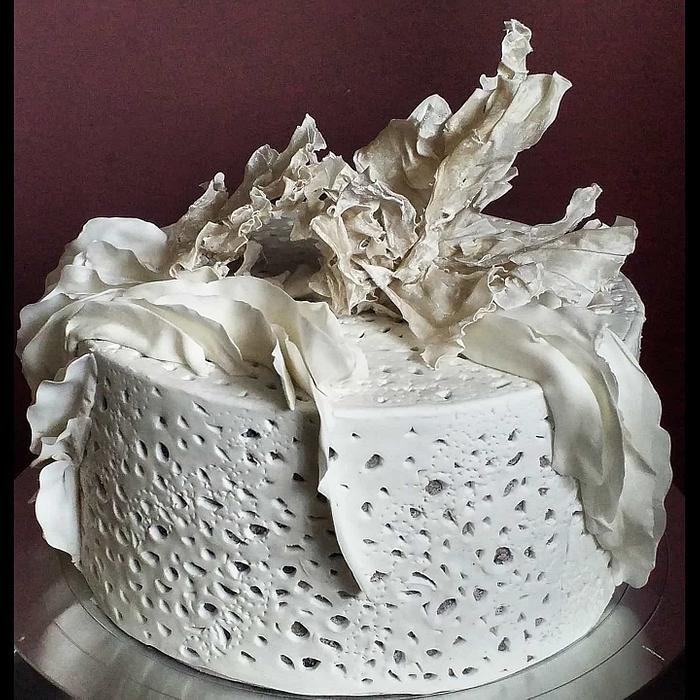 Modern white cake