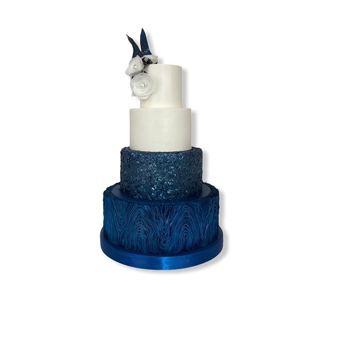 Wedding cake bleu roi 