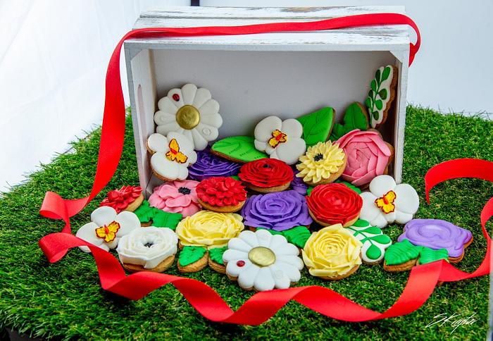 Flower cookies basket