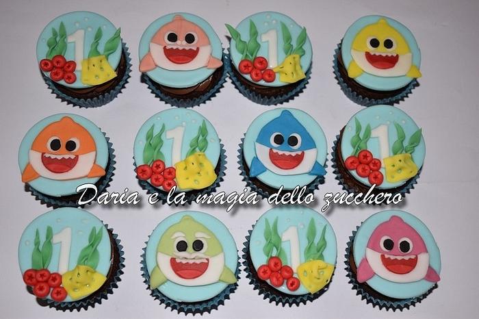 Baby Shark cupcakes