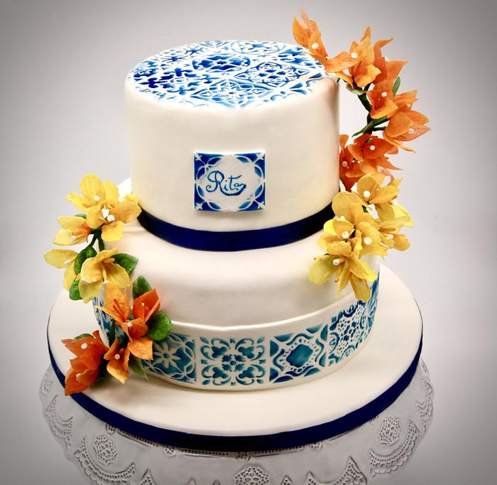 Cake with bouganville flowers 