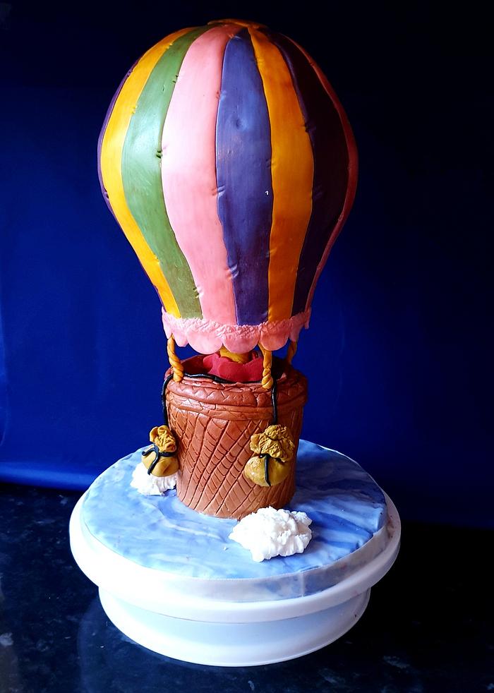 Hot air ballon anti gravity cake