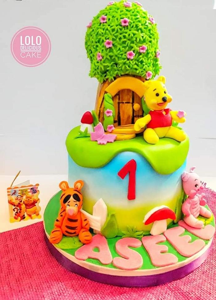 Winne the pooh cake by lolodeliciouscake