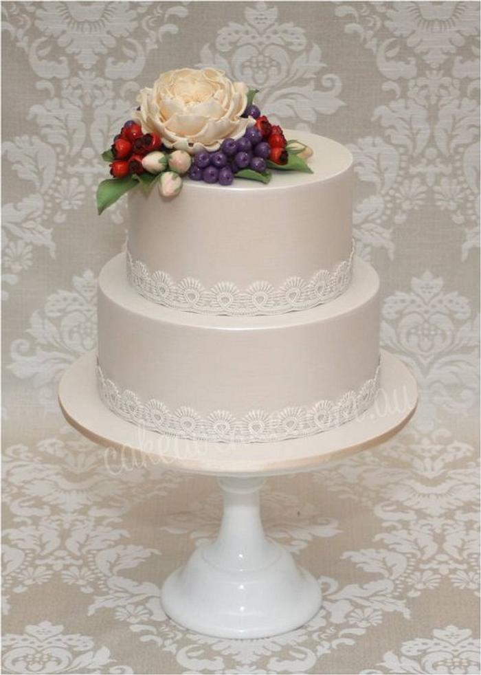 David Austin Rose & Rose Hips Wedding Cake