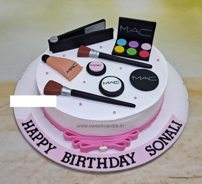 Cake for Beauty Parlour owner birthday