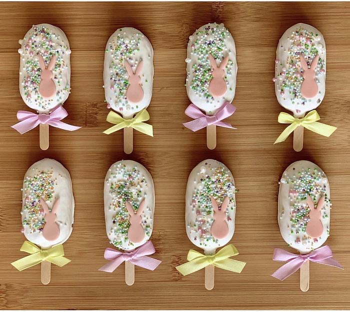 Easter Cakesicles 