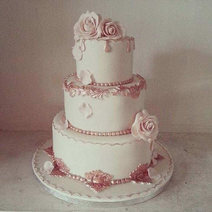 Romantic baroque wedding cake