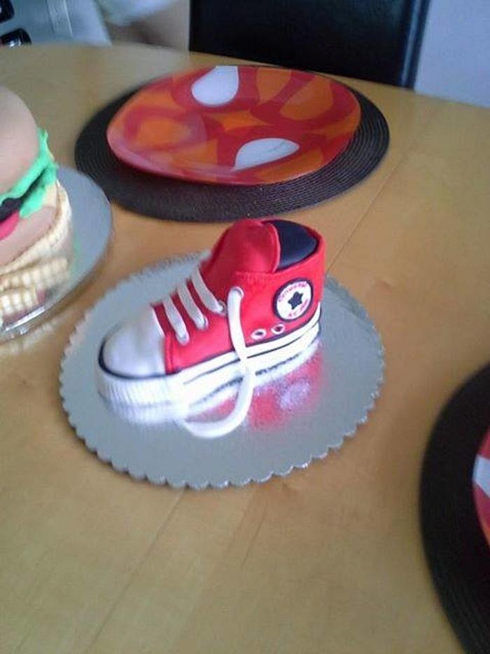 Tennis shoe cake