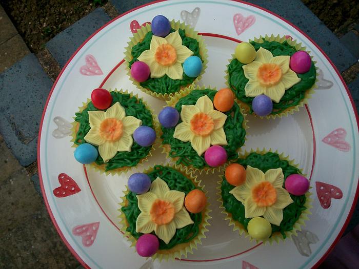 Happy Easter surprise cakes