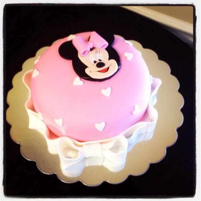 Minnie Mouse theme birthday cake