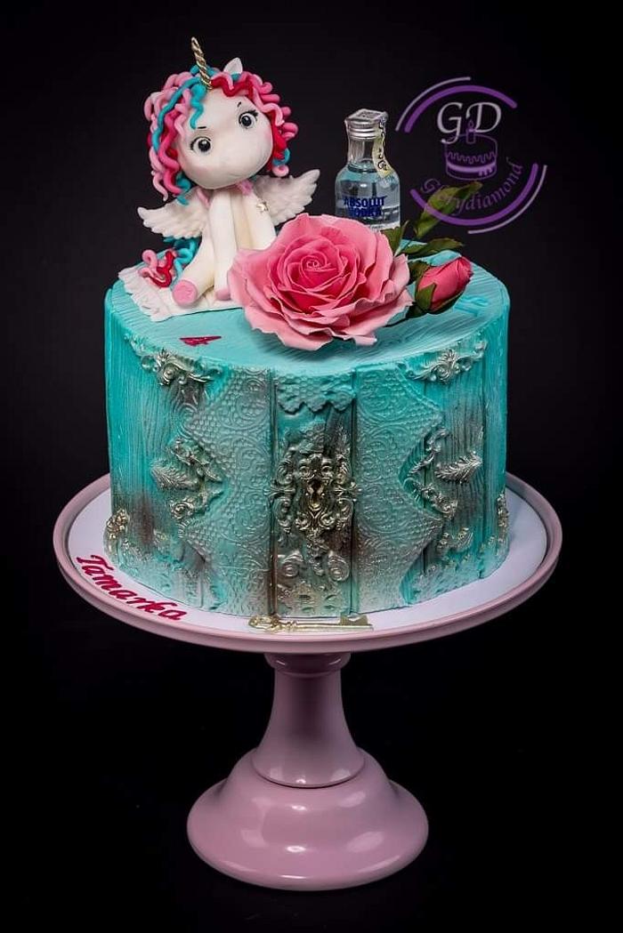 Cake with unicorn, rose & vodka 😂