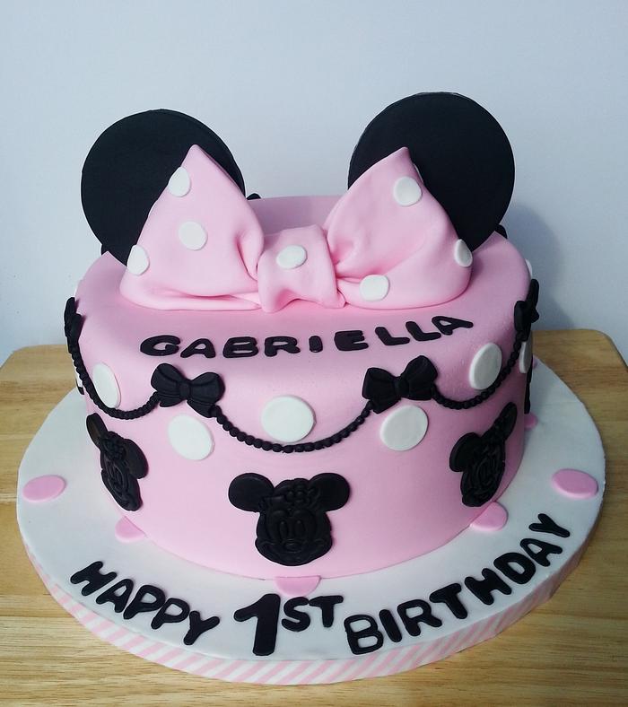 Minnie Mouse Cake