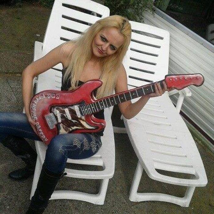 Life-size 3D Fender Electric Guitar Cake 