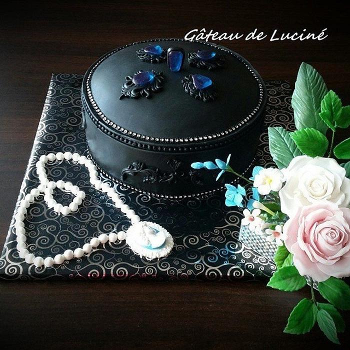 Jewelry box cake