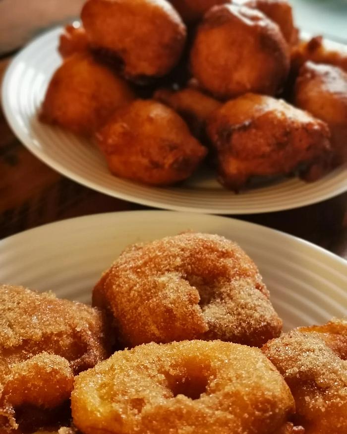 Oliebollen and appelbeignets 
