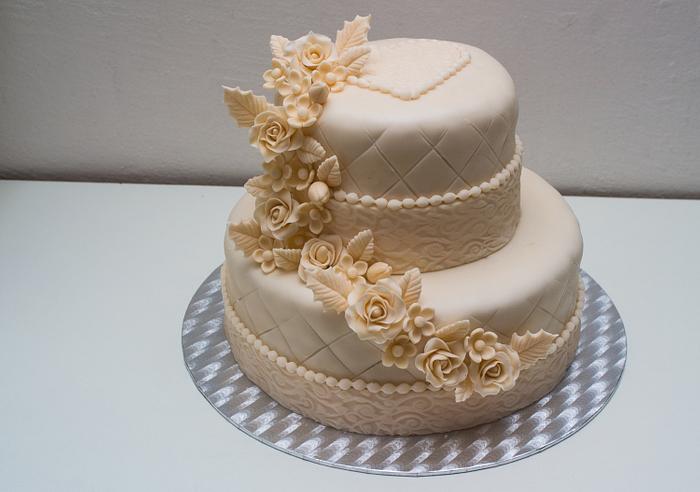 Ivory wedding cake 