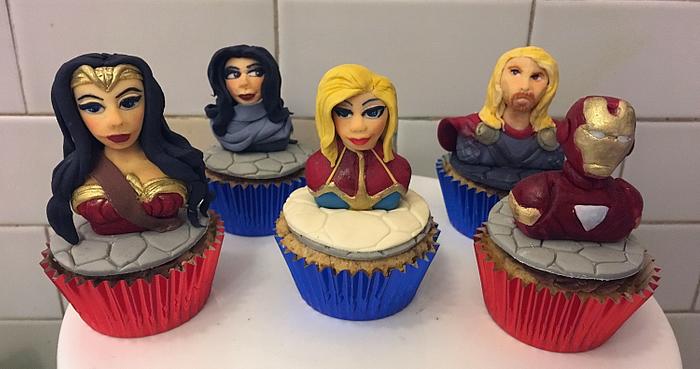 Marvel and DC comic themed cupcakes