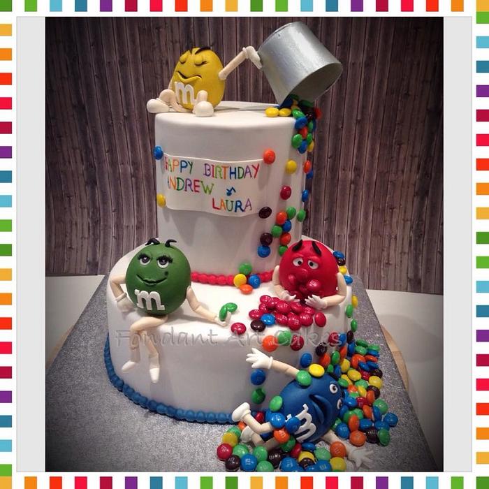M&M CAKE WITH EXPRESIONS