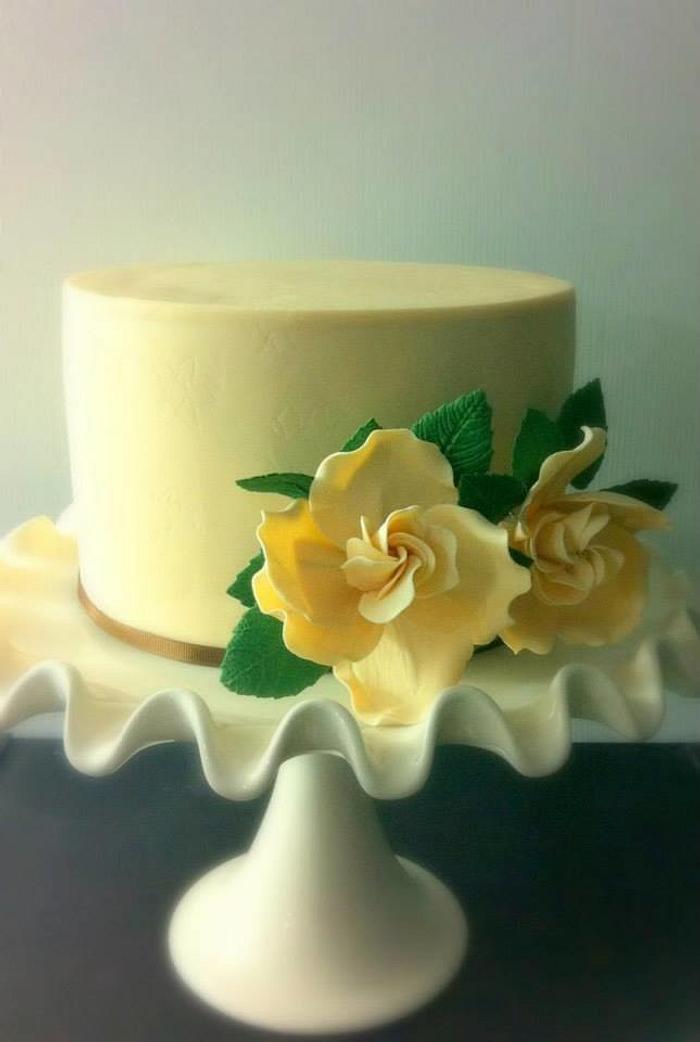 Simple gardenias cake
