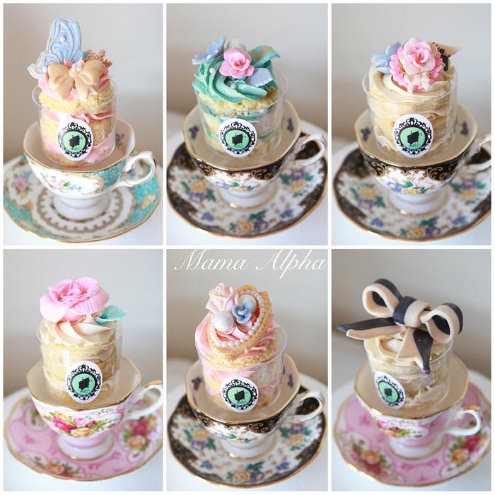 Marie Antoinette bridal shower cupcakes
