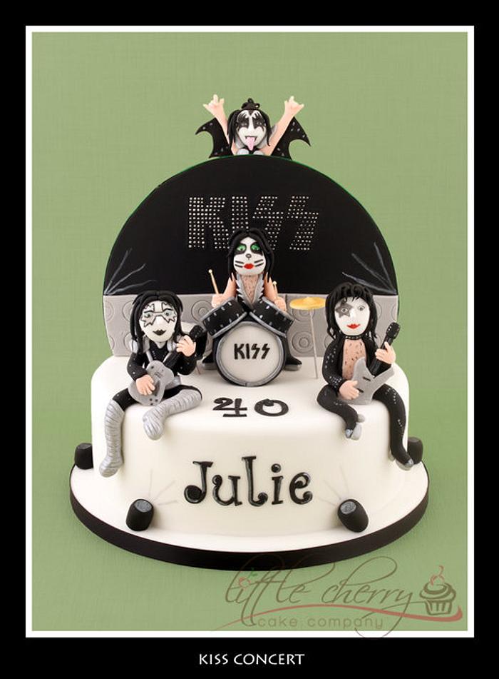 Kiss in Concert Cake