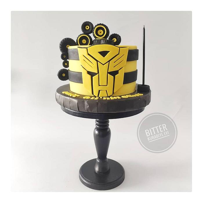 Transformers Bumblebee cake
