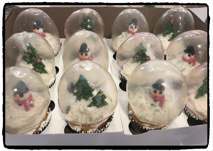 Edible snow globes 