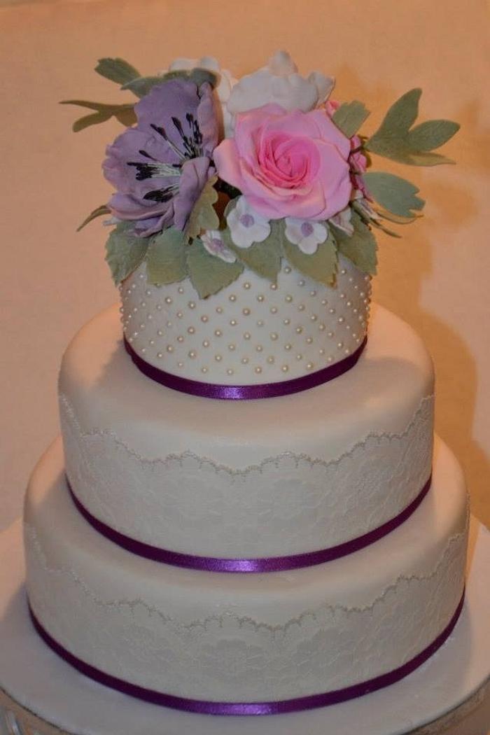 Simple vintage wedding cake