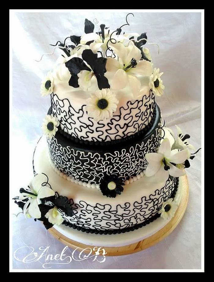 Black And White Wedding cake 