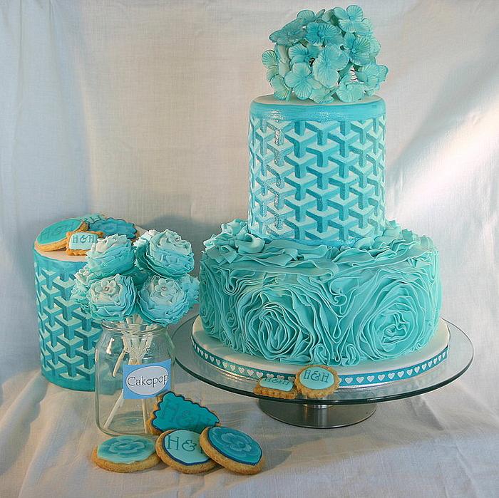 The real Aqua Wedding Cake