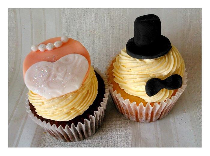 bride and groom cupcakes