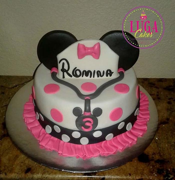 Doctor Minnie Mouse cake
