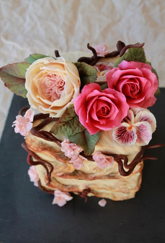 Cake with chocolate flowers 