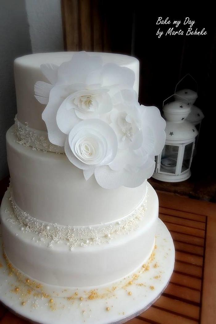 wafer paper flowers wedding cake