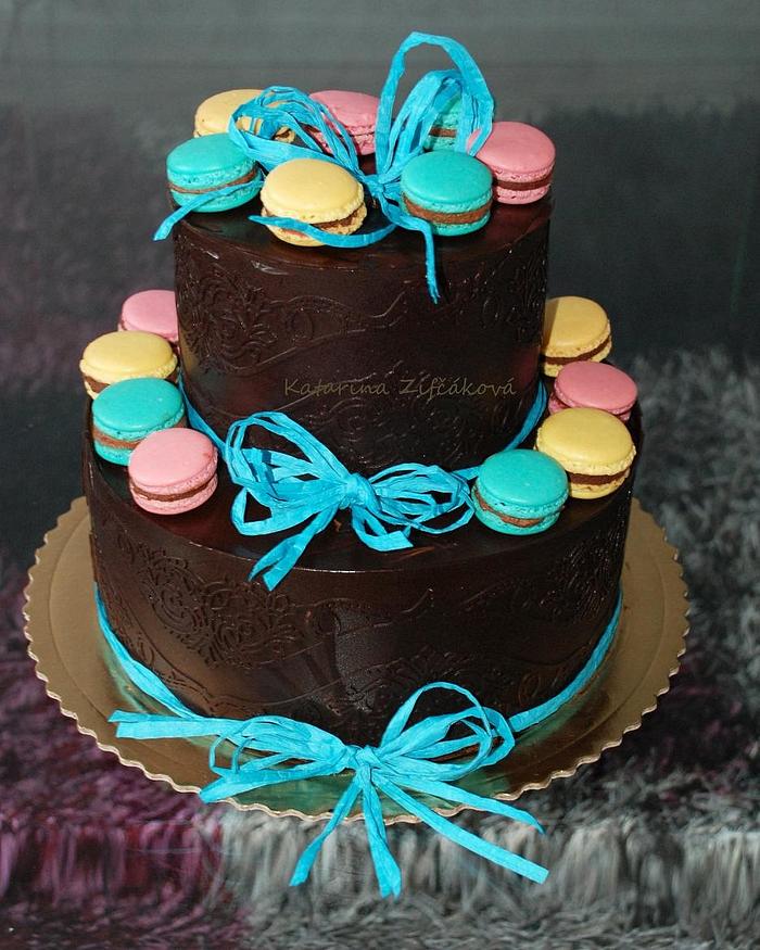 cake with macarons