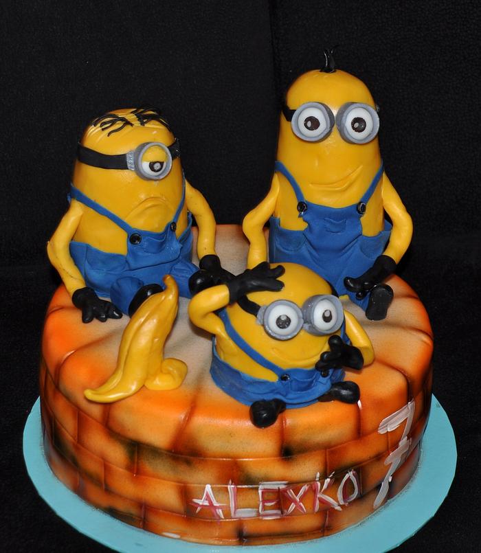 Minions cake