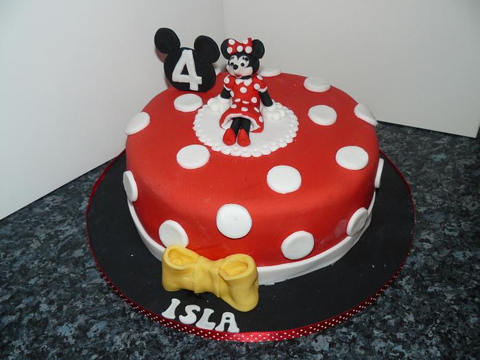 Red and white Minnie cake 