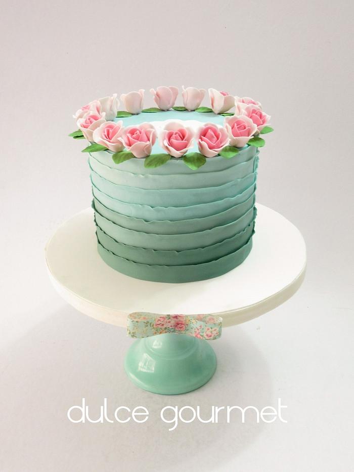 Ombre cake with roses