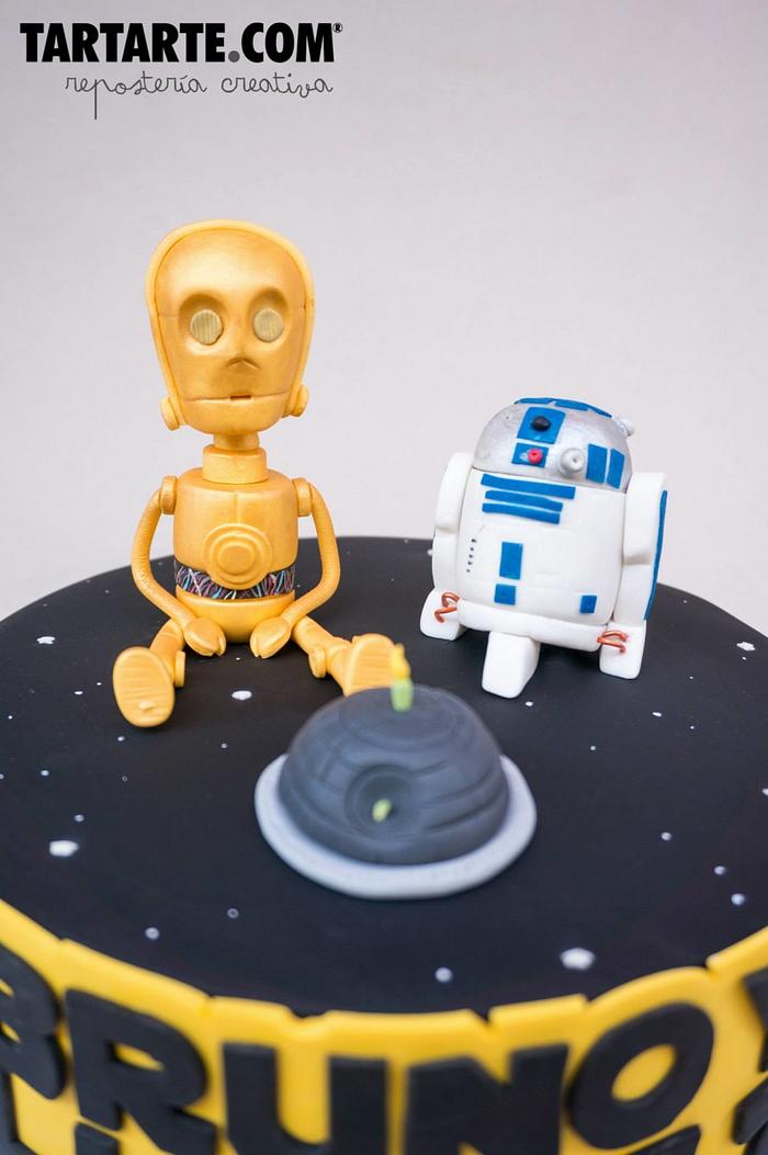 Baby R2D2 and C3PO Star Wars Cake by www.tartarte.com