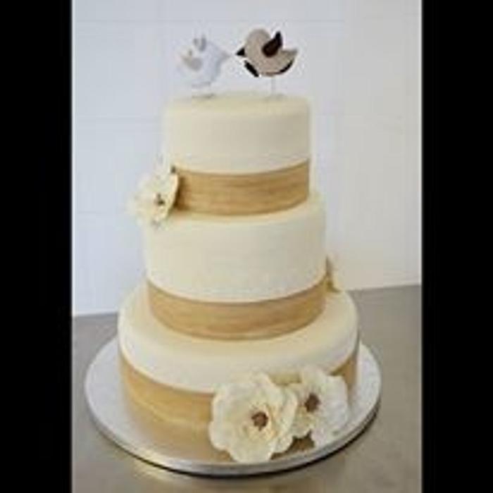Natural and Birds Wedding Cake