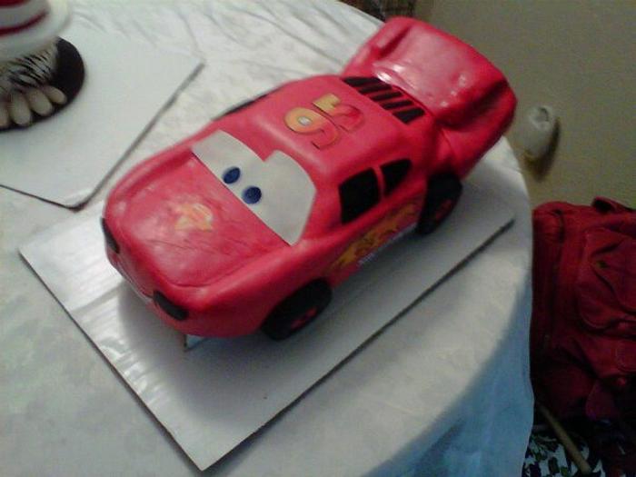 Cars 2  Cake Ligtnin McQueen
