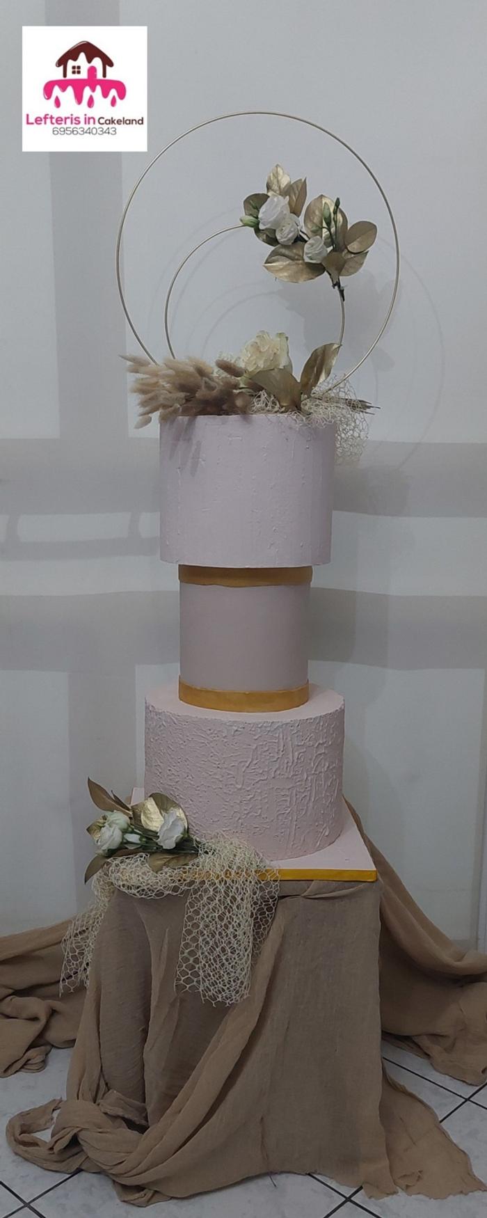 Wedding cake and flowers 