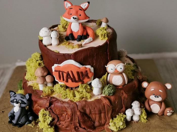 Woodland fairytale cake 