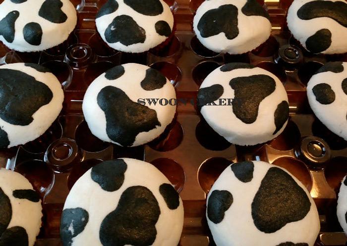 Cow Print Cupcakes