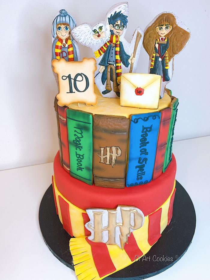 Harry Potter cake decorated with cookies 